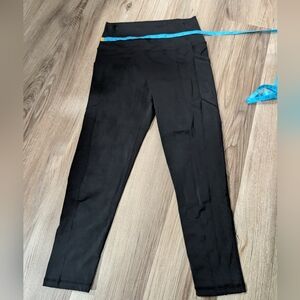Zyia Active, Size 6-8, Black Cropped Leggings, Side Pocket, Activewear‎